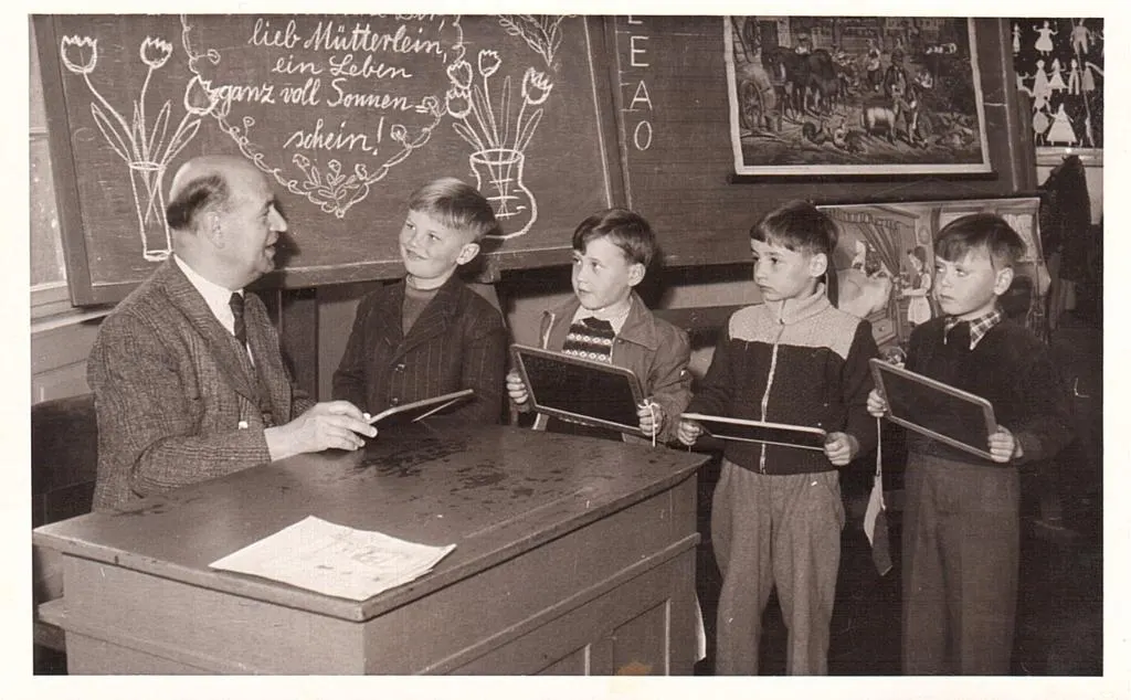 Historisches Klassenfoto aus der alten Waldenserschule